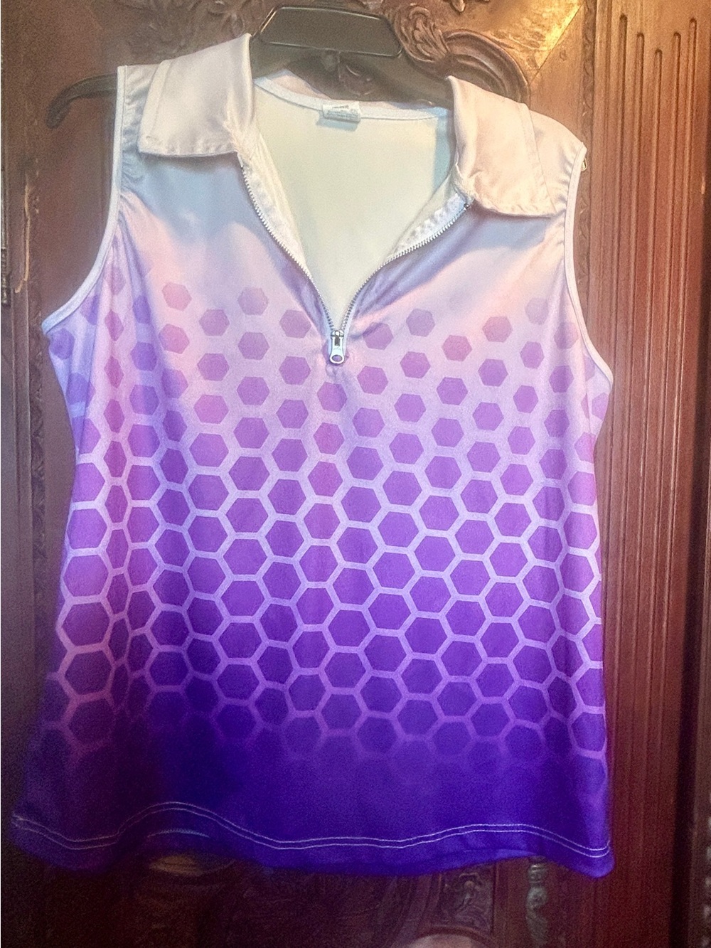 Sleeveless Gradient Hexagon Polo Tank in Purple